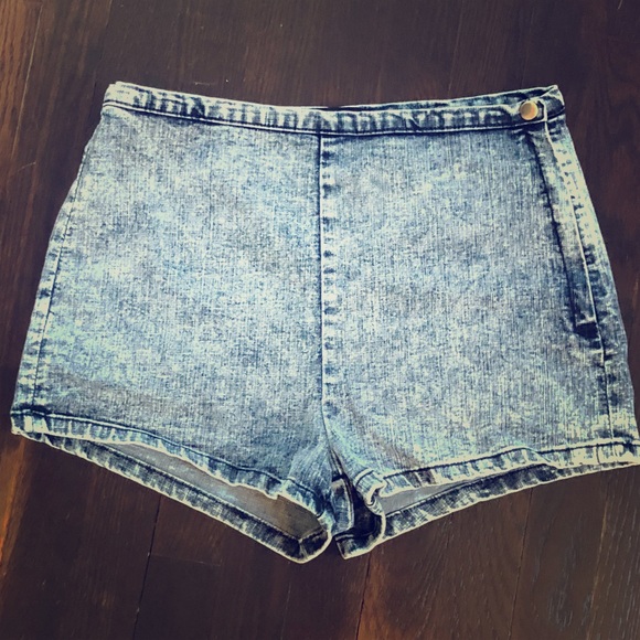 Forever 21 Pants - 5/$25 Forever21 high waisted acid wash shorts